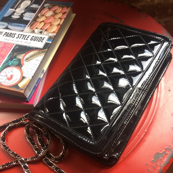 Vintage quilted black patent leather purse